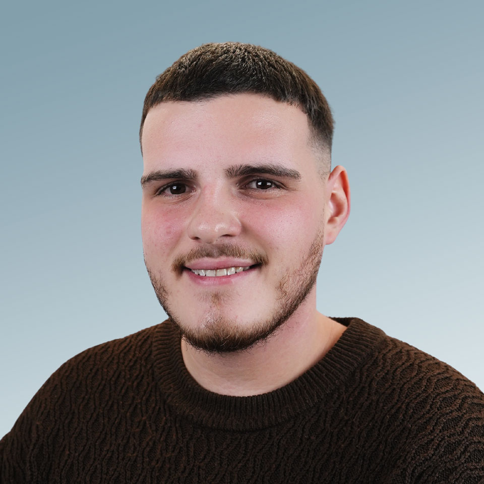 Denis Berisha, Kundenbetreuer